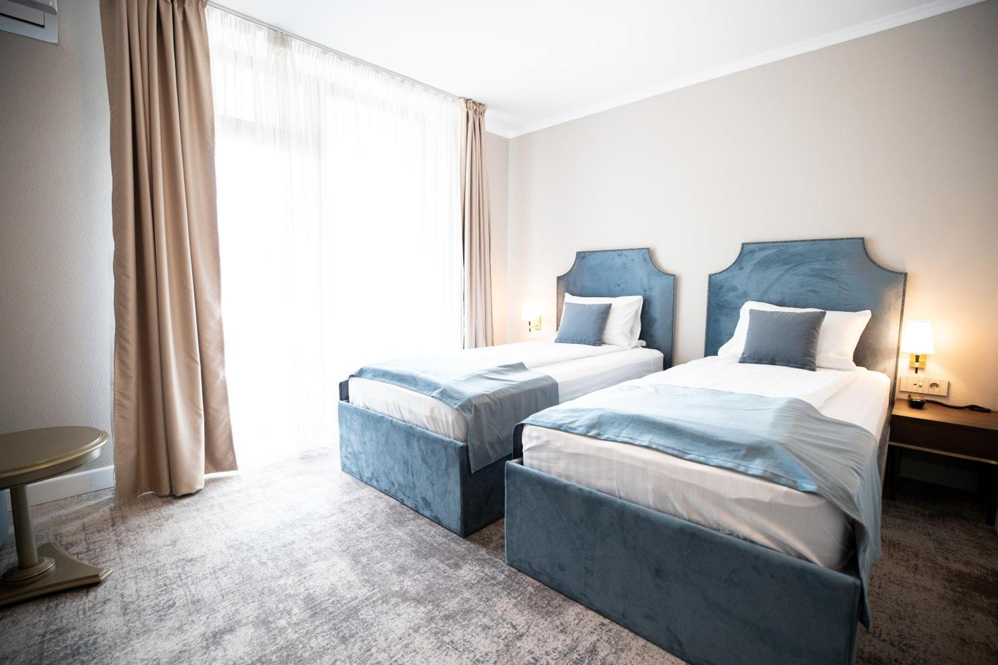 Hotel Meridian Клуж-Напока Екстериор снимка