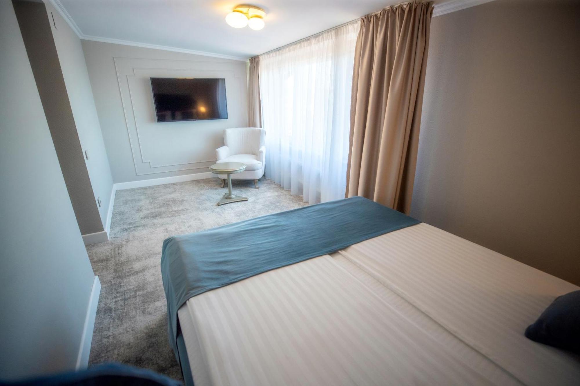 Hotel Meridian Клуж-Напока Екстериор снимка